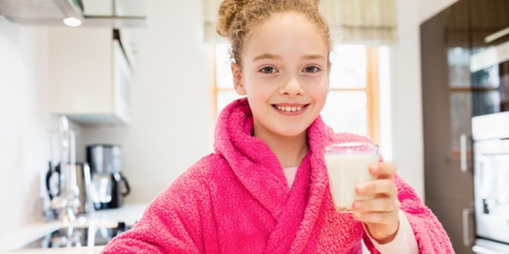 5 Tips agar Anak Semangat Minum Susu