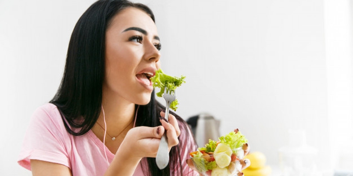 Mau Mudah Turunkan Berat Badan? Lakukan Ini Saja, Moms
