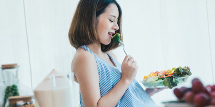 Daftar Makanan yang Tidak Boleh Dikonsumsi Ibu Hamil