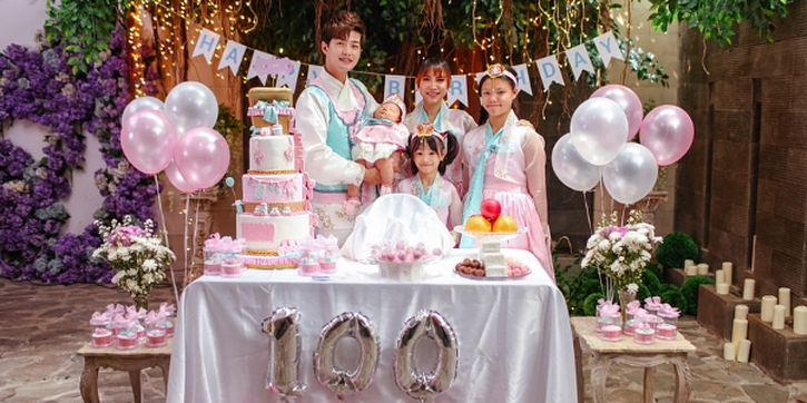 Rayakan 100 Hari, Cantiknya Putri Pertama Lee dan Moa