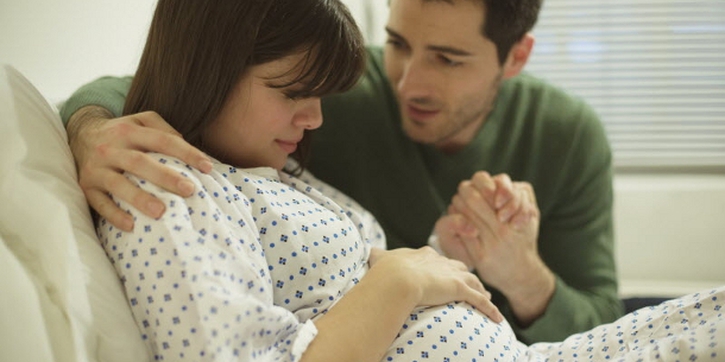 Dear Moms, Perhatikan Tanda Melahirkan Ini, Ya!