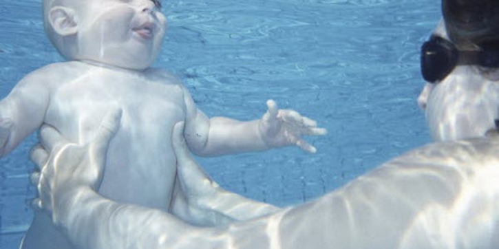 Yuk, Ajak Bayi Berenang!