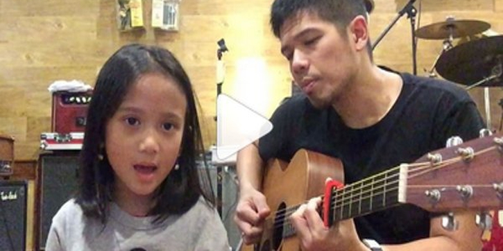Lucunya Baim dan Putrinya Berduet