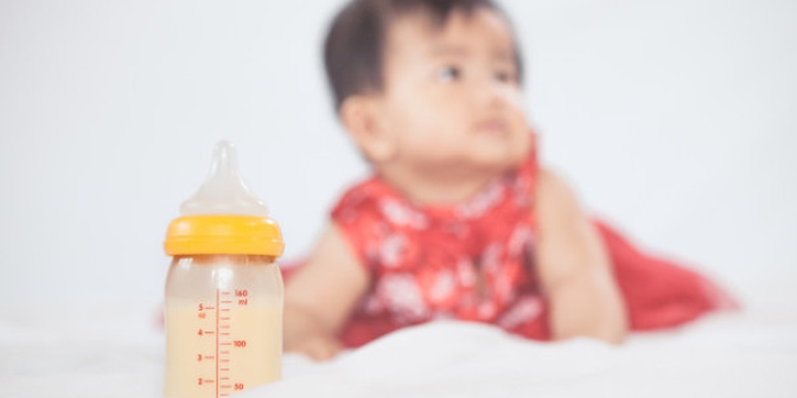 Moms, Ketahui 5 Ciri-ciri ASI Basi!