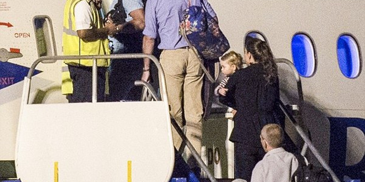 Prince William & Kate Middleton Kembali ke London