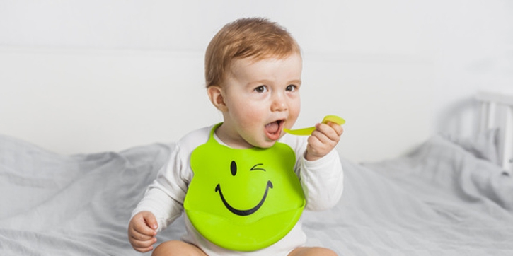 9 Makanan Padat Terbaik untuk Bayi 6-12 Bulan