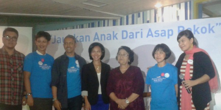 Jauhkan Asap Rokok dari Anak-anak (1)