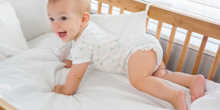 Kenali 5 Tanda Bayi Tumbuh Normal dan Sehat 