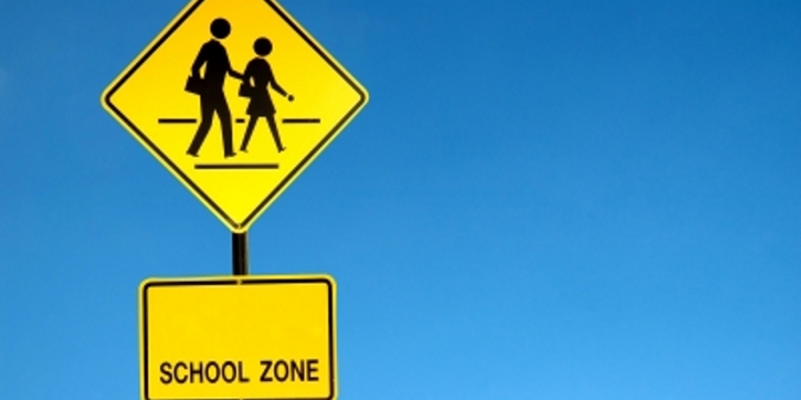 Tips Agar Anak Aman di Jalan