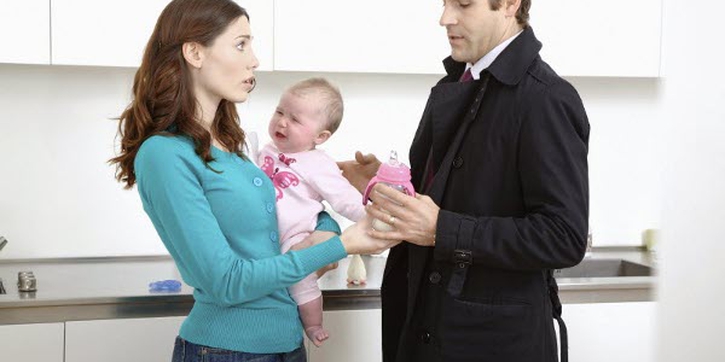 Beda Reaksi Ayah-Ibu saat Bayi Menangis
