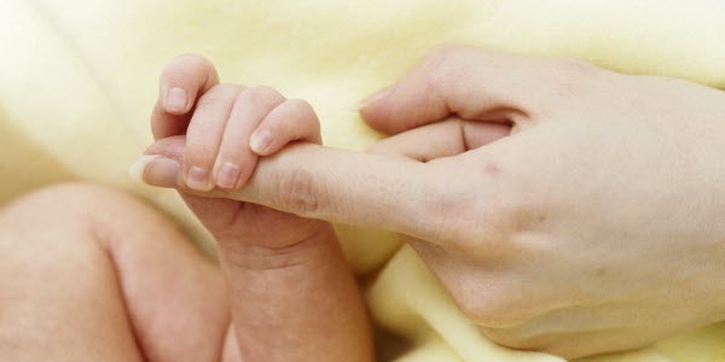 Bayi Tak Perlu Sarung Tangan