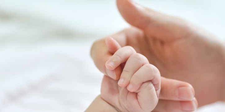 4 Moms Ini Buktikan Tegar Meski Anak Sakit Berat