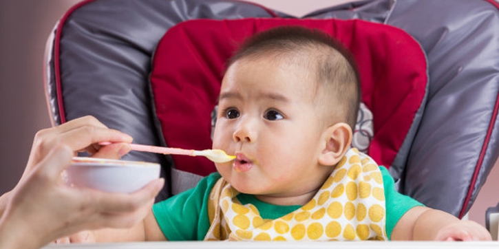 Ini 5 Tips Siapkan MPASI Anak Saat Mudik