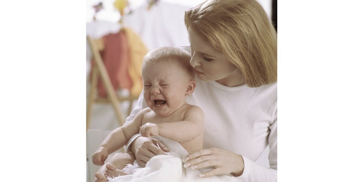 6 Cara Jenius Meredakan Tangisan Bayi