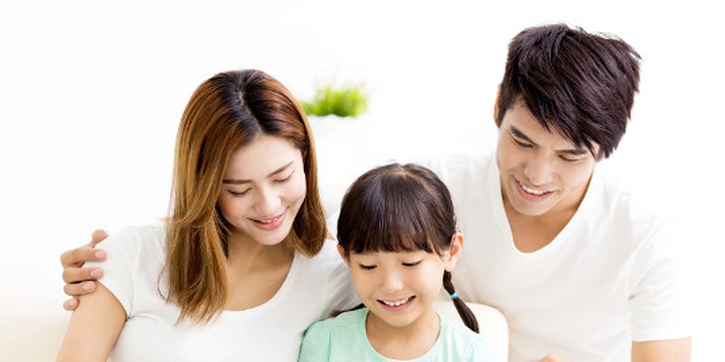 Cara Tepat Asuh Si Kecil di Era Digital 