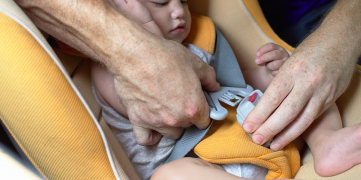 Pentingnya Car Seat Untuk Keselamatan Bayi Di Mobil