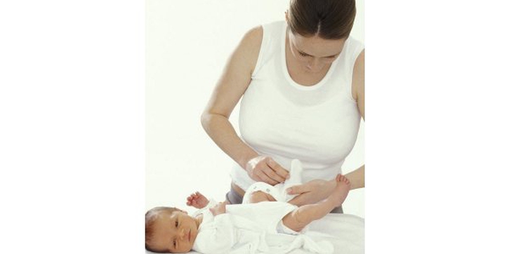 Normalkah Jika Urine Bayi Berwarna Kuning Tua?