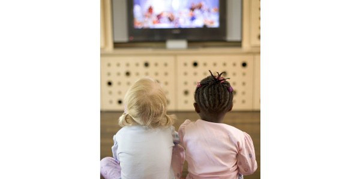 Bahaya Televisi untuk Anak