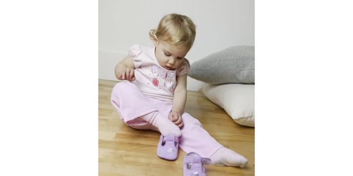 5 Tips Memilih Sepatu Untuk Si Kecil
