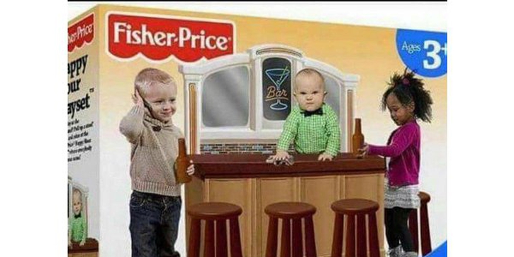 Wah, Miniatur Bar Jadi Mainan Anak?