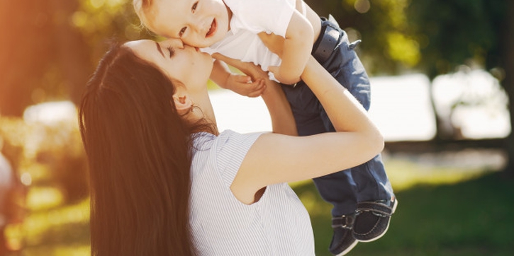 Ingat, Jangan Bangga Punya Anak Gemuk ya Moms