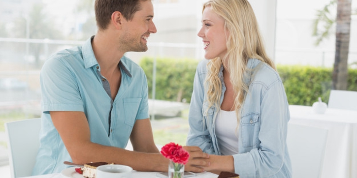 Romantis! Ungkapkan Cinta dengan 5 Sikap Ini, Dads!