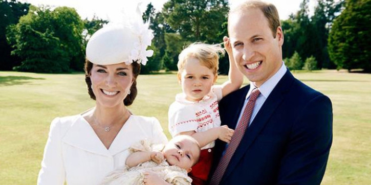 Prince William & Kate Middleton Rilis Foto Keluarga 