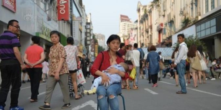 Ibu di Tiongkok Gelar Aksi Menyusui di Tempat Umum