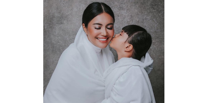 Anak Mengidap Leukemia, Denada Tegar Demi Shakira
