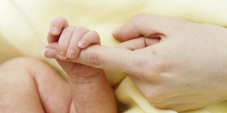 4 Tips Menggunting Kuku Bayi yang Aman