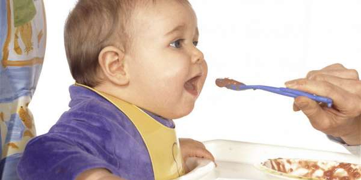 Moms, Jangan Tunda Pemberian MPASI kepada Bayi!