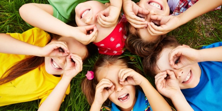 Perhatikan Jarak Usia Si Kecil dengan Teman-temannya