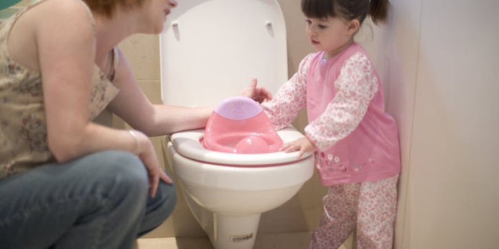 5 Langkah Mengajarkan Si Kecil Toilet Training
