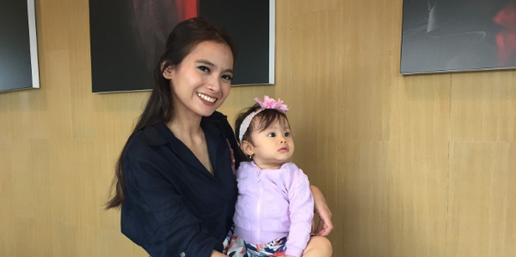 Acha Septriasa, Tantangan Syuting Sambil Urus Anak