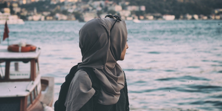 Sakit Kepala saat Berhijab? Ini Penyebab dan Cara Mengatasinya