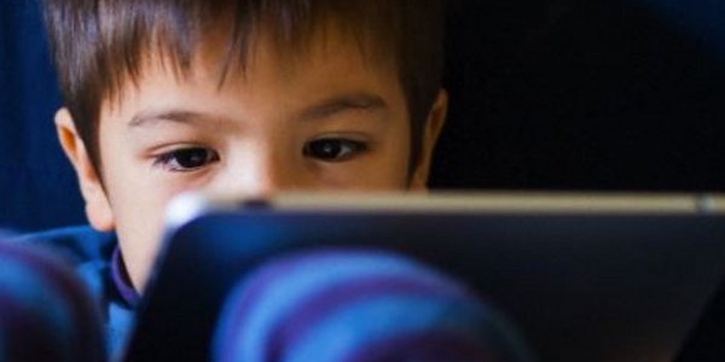 Atasi Kecanduan Teknologi pada Anak 