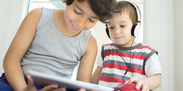 Ini Dampak Gadget Bagi Kesehatan Anak