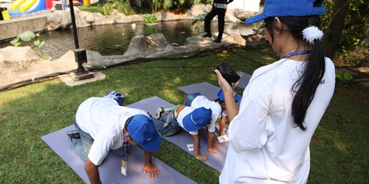 Kegiatan Yoga Race & Air Hockey
