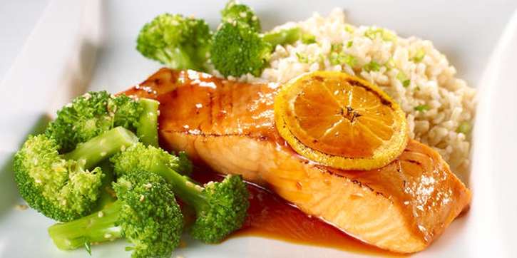 Sajian Salmon, Lezat dan Sehat
