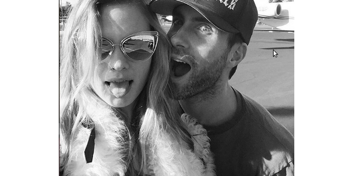 Adam Levine Jadi Suami Siaga