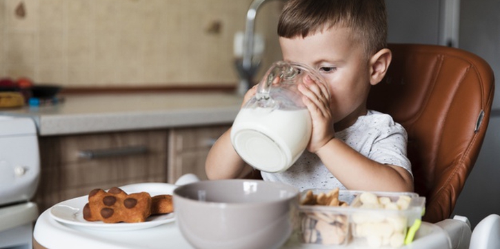 Anak Susah Minum Susu, Ini Cara Mudah Bikin Ia Menyukai Susu
