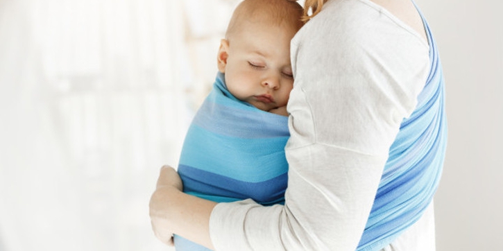 Mengatasi Bayi Rewel Menjelang Waktu Tidur