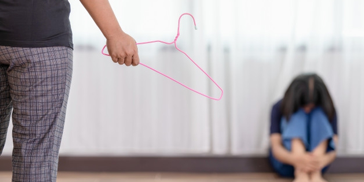 Ini 7 Alasan Moms Tidak Boleh Memukul Anak sebagai Hukuman