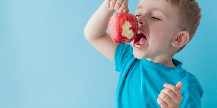 Ini 8 Manfaat Apel bagi Kesehatan Anak Anda, Moms!