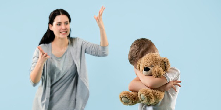 7 Tanda Anda Telah Menjadi Toxic-Mom untuk Si Kecil