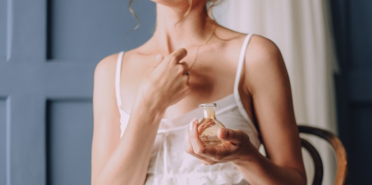 Amankah Memakai Parfum di Sekitar Anak? Ini Jawabannya, Moms