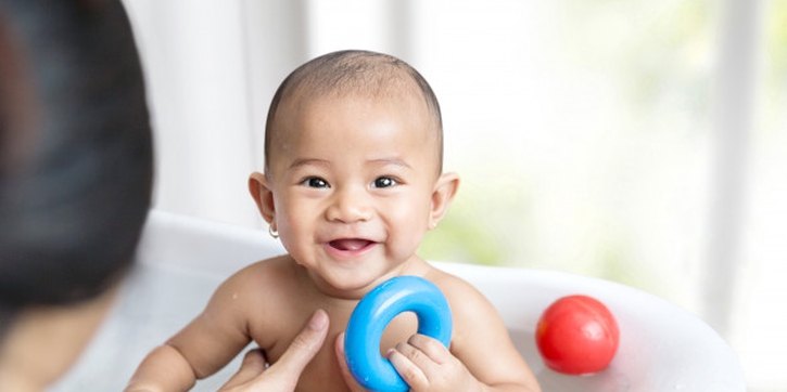 Rekomendasi Bath Toys yang Aman & Seru untuk Balita