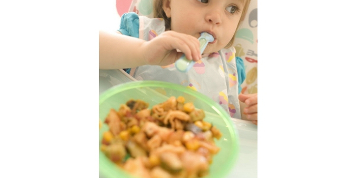 8 Tips Sukses Baby Led Weaning untuk Si Kecil