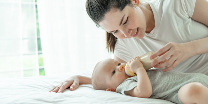 Moms, Kenali Tanda-Tanda Bayi Anda Alami Overfeeding