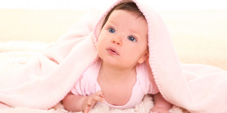 Moms, Ini Tahapan Perkembangan Sosial Bayi Anda